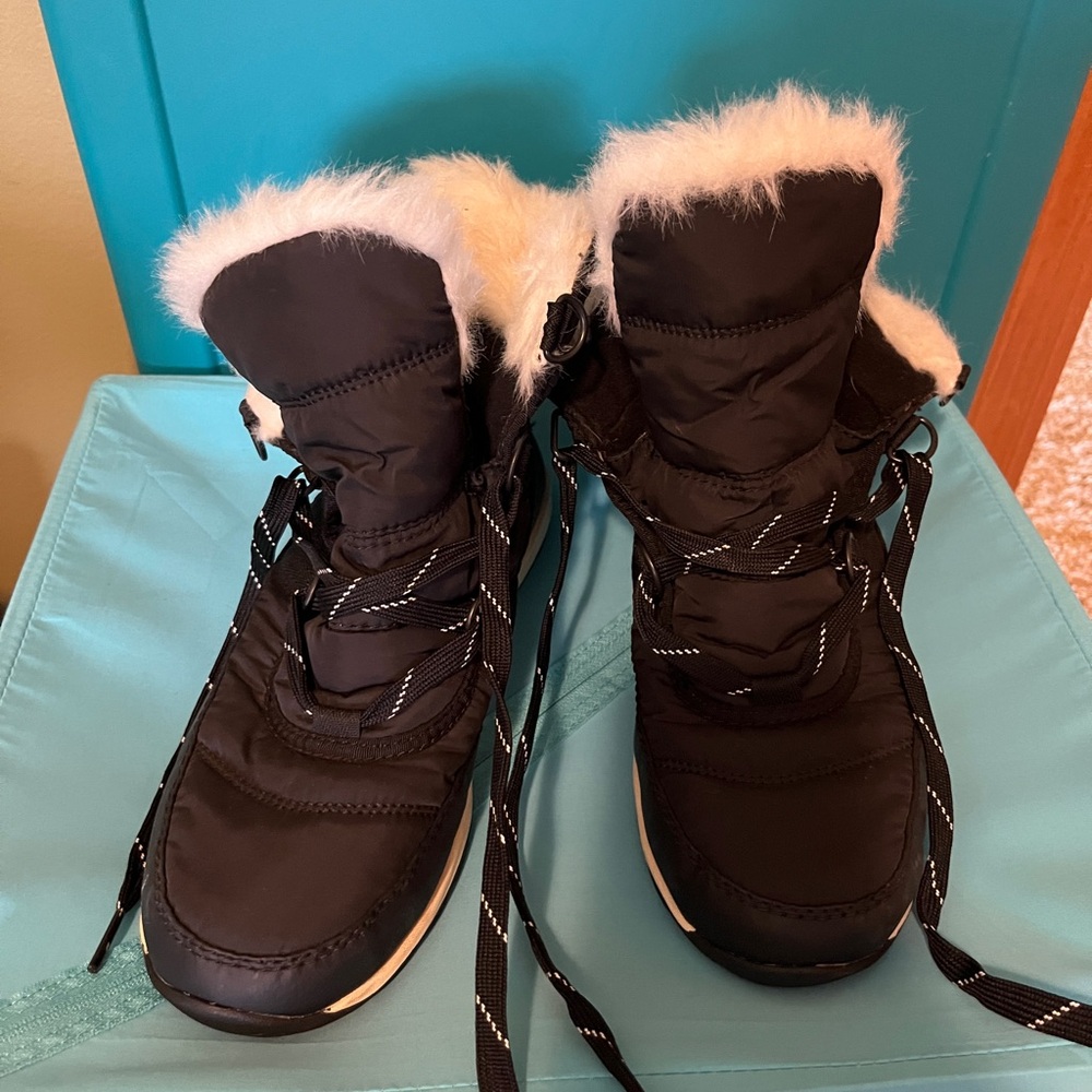 Sorel Women’s winter boots. Size 8